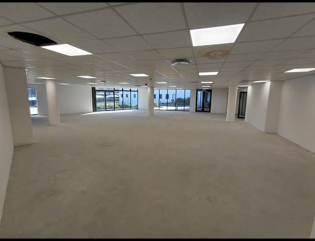 3,688M² OFFICE TO LET IN VORNA VALLEY